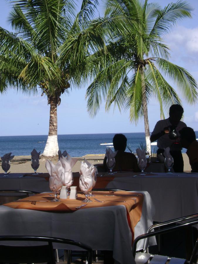 Claudio & Gloria Beach Front Rooms Playas del Coco Exterior photo